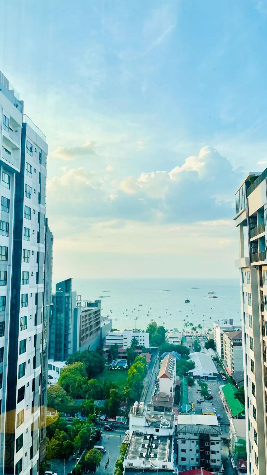 The Base Condo 2 Bed 2 Bath By Pupu Pattaya Exteriör bild
