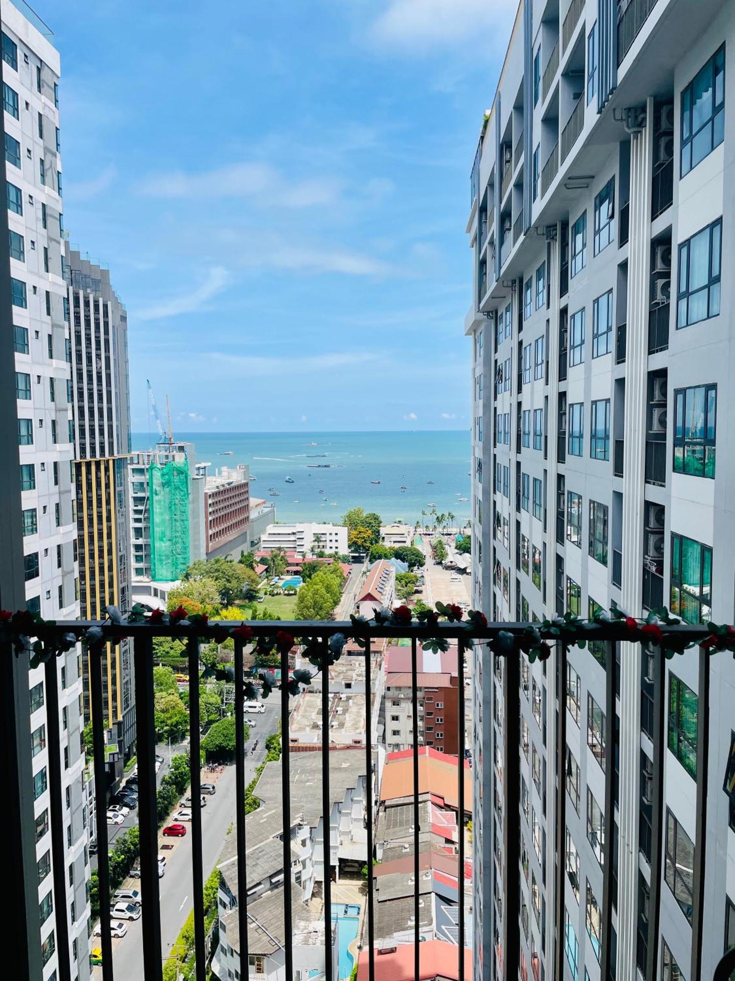 The Base Condo 2 Bed 2 Bath By Pupu Pattaya Exteriör bild